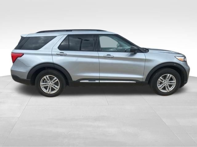Used 2023 Ford Explorer XLT image 8