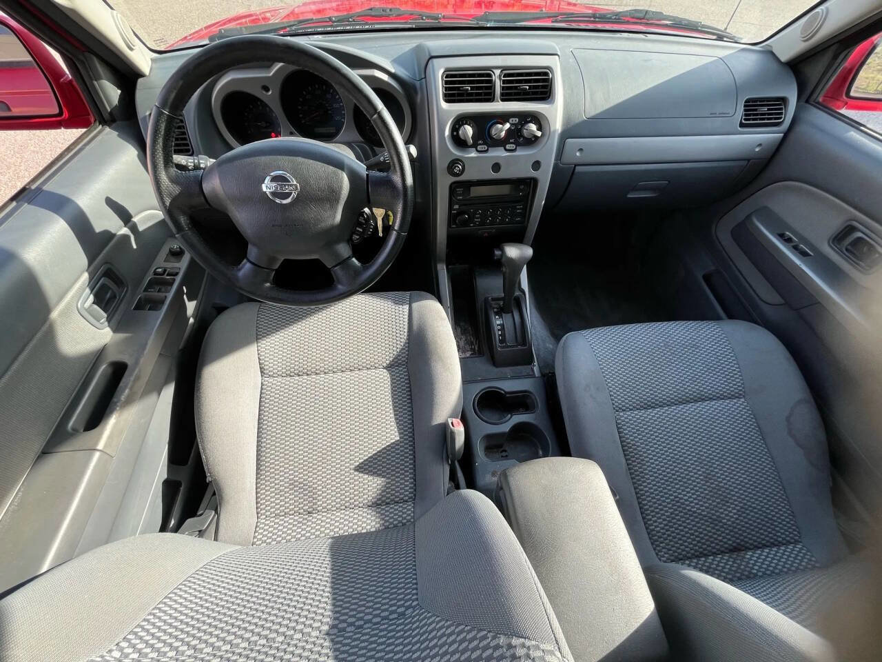 Used 2002 Nissan Frontier SE image 24