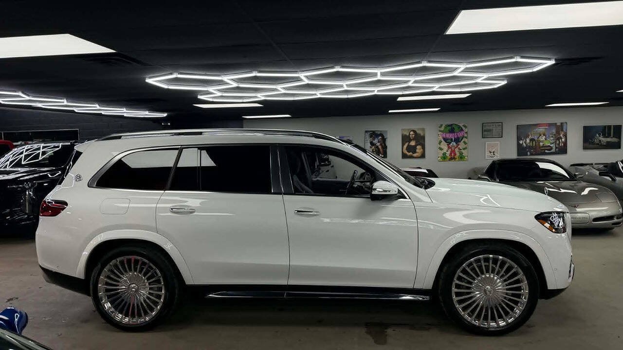Used 2026 Mercedes-Benz Maybach GLS 600 4MATIC image 4