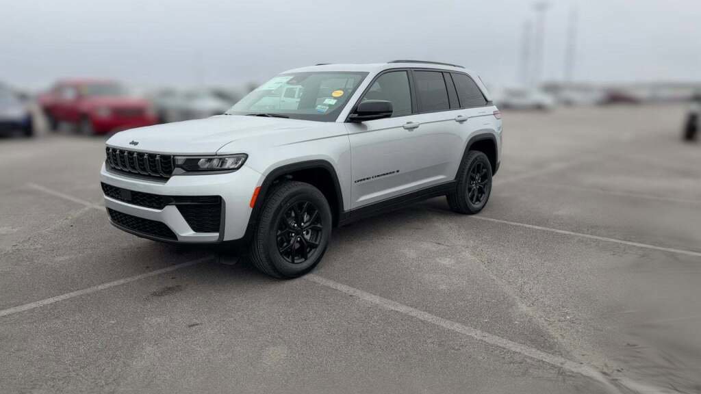 New 2026 Jeep Grand Cherokee Altitude
