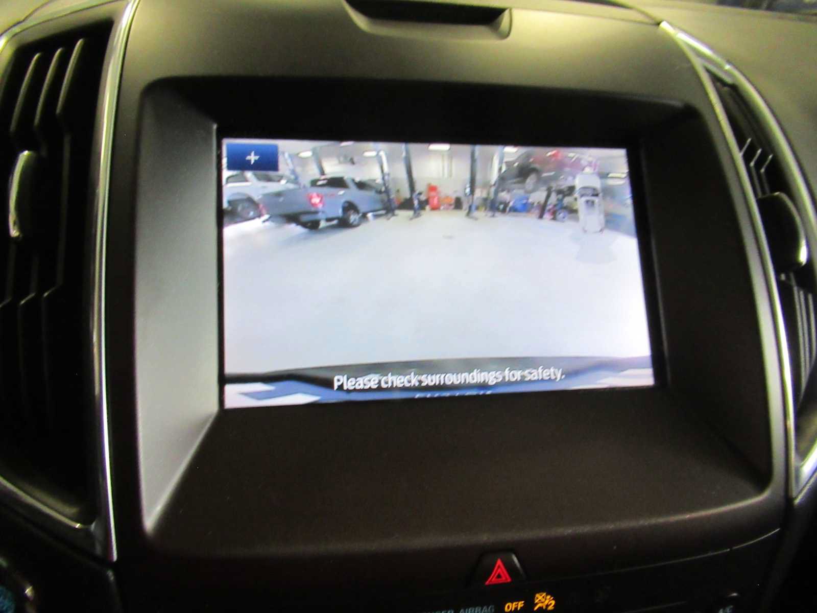 Used 2020 Ford Edge Titanium FWD image 29