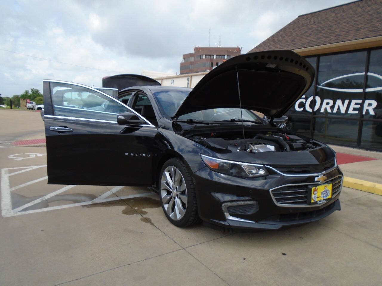 Used 2018 Chevrolet Malibu Premier w/ Premier Sun and Wheel Package FWD image 20