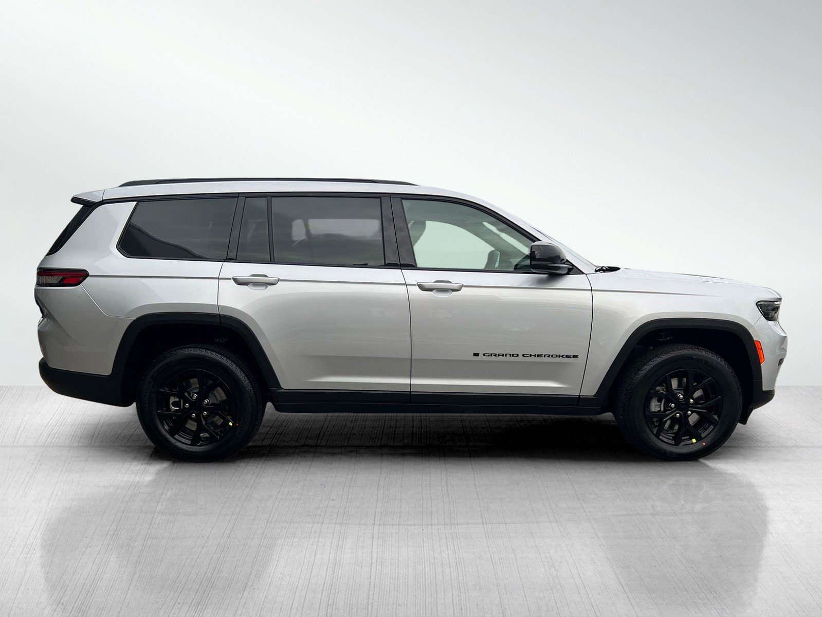 New 2025 Jeep Grand Cherokee L Altitude AWD/4WD image 4