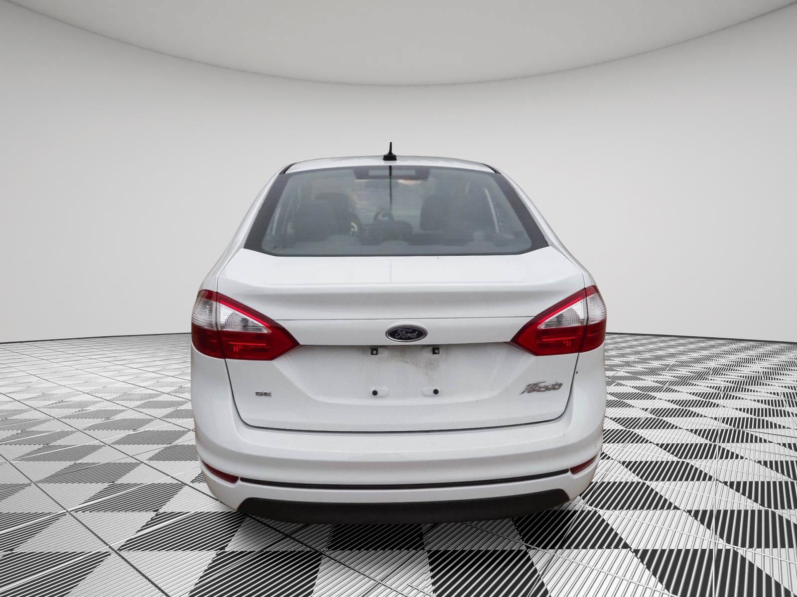 Used 2014 Ford Fiesta SE FWD image 5