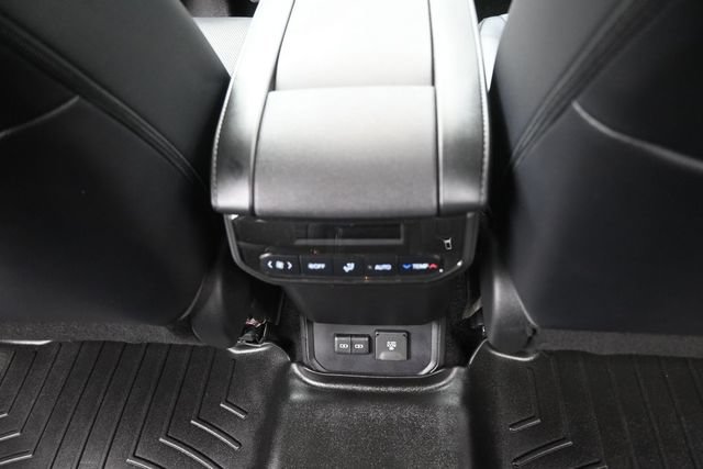 Used 2023 Toyota Highlander Limited FWD image 24