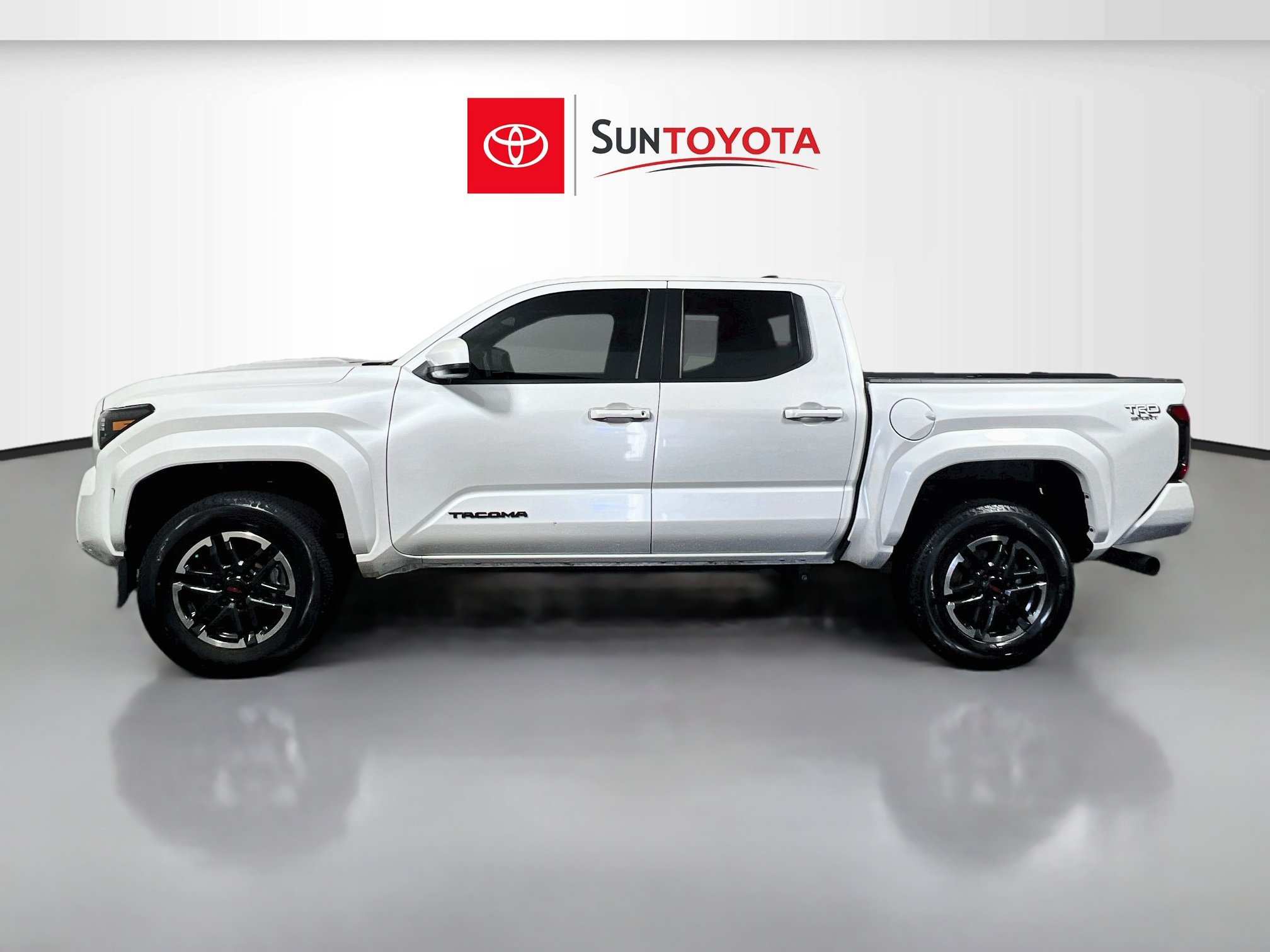 Used 2024 Toyota Tacoma TRD Sport AWD/4WD image 7