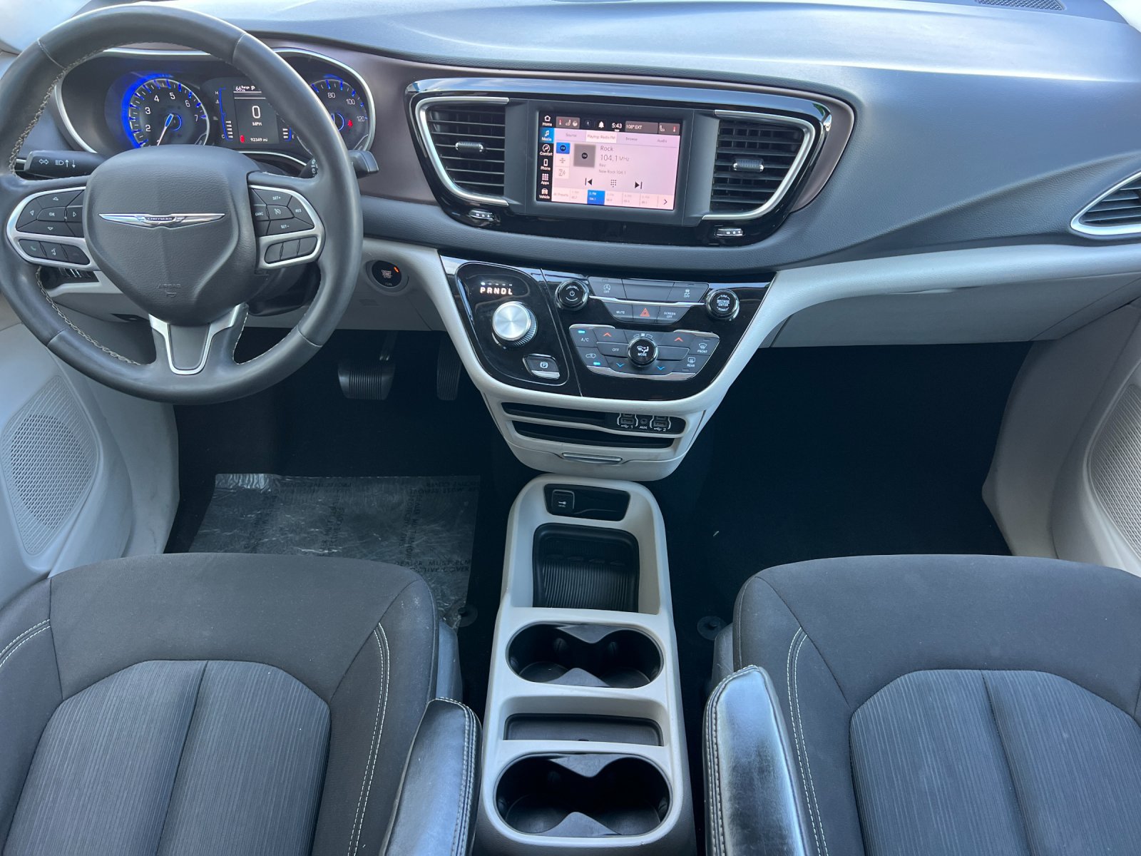 Used 2022 Chrysler Voyager LX FWD image 13