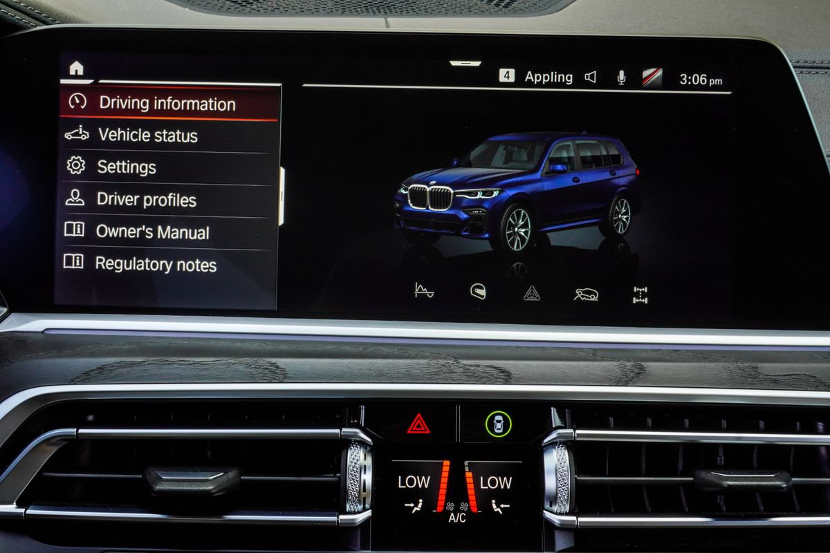 Used 2020 BMW X7 xDrive40i w/ M Sport Package AWD/4WD image 27