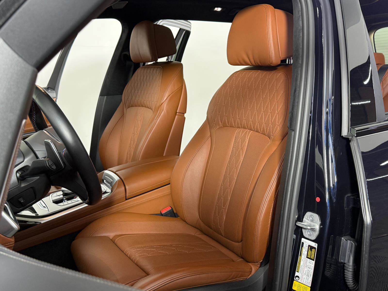 Used 2023 BMW X7 M60i w/ Executive Package image 19