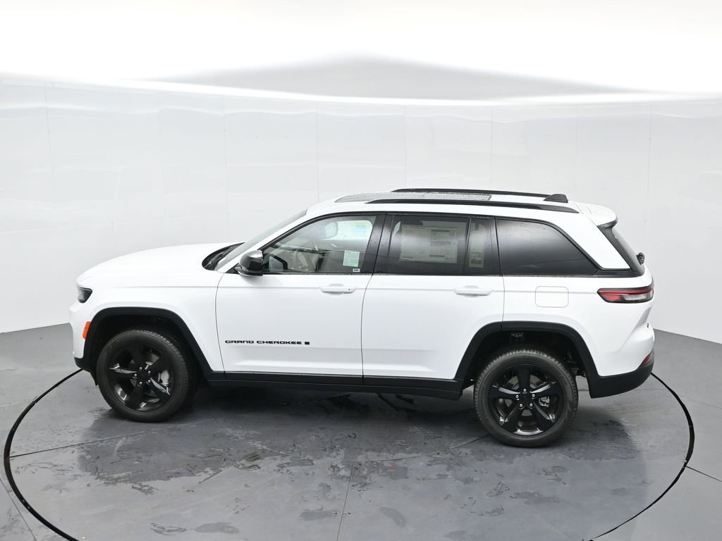 New 2025 Jeep Grand Cherokee Limited w/ Black Appearance Package image 57
