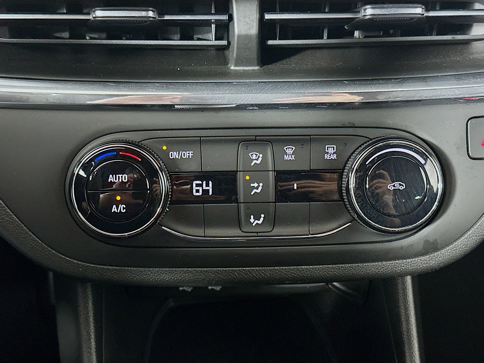 Used 2025 Buick Envista Preferred image 23