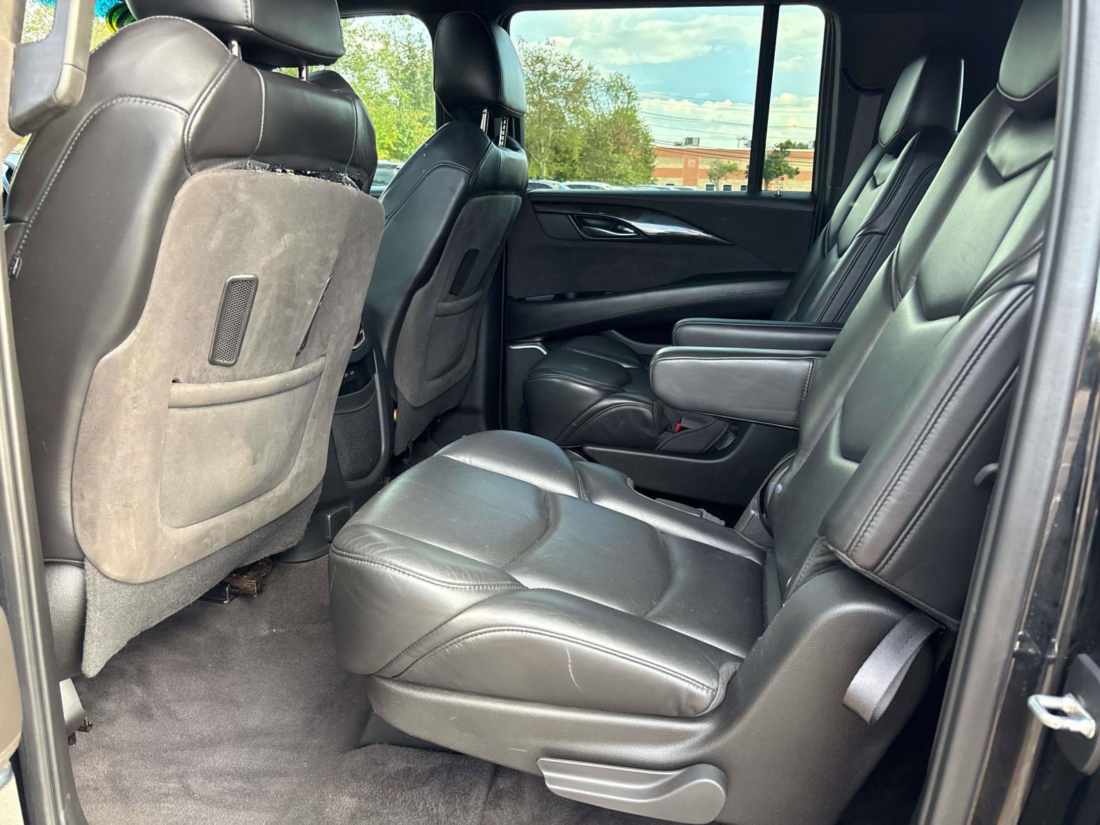 Used 2020 Cadillac Escalade ESV Platinum image 10