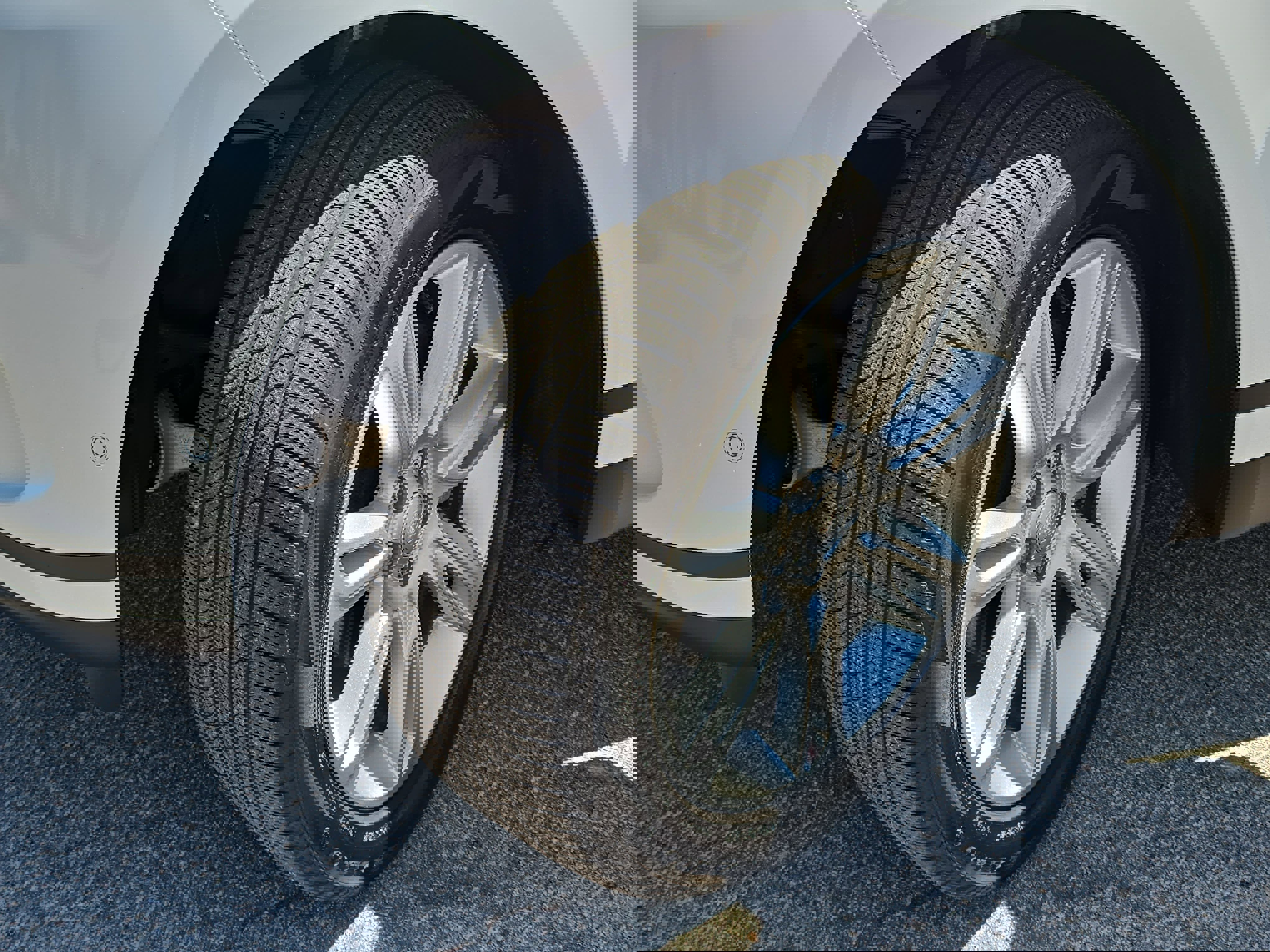 Certified 2025 Land Rover Range Rover Velar S AWD/4WD image 33