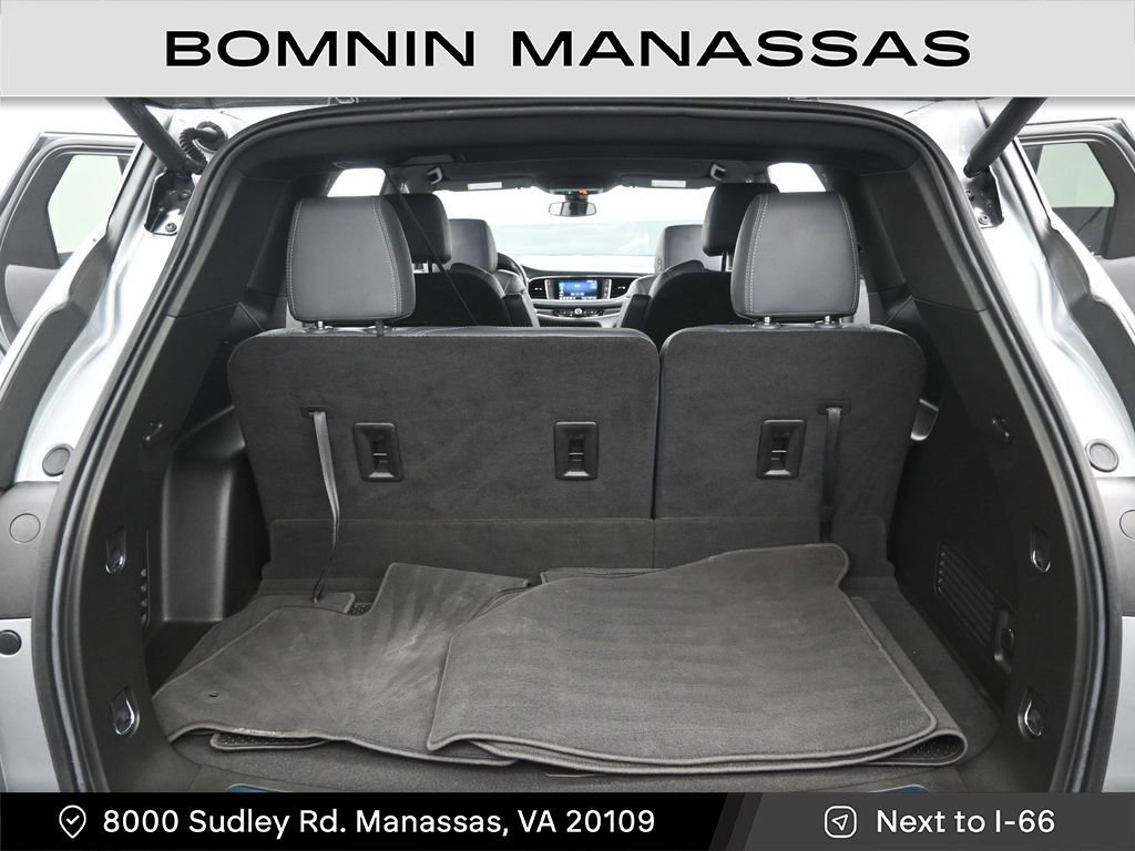 Used 2023 Buick Enclave Essence image 11