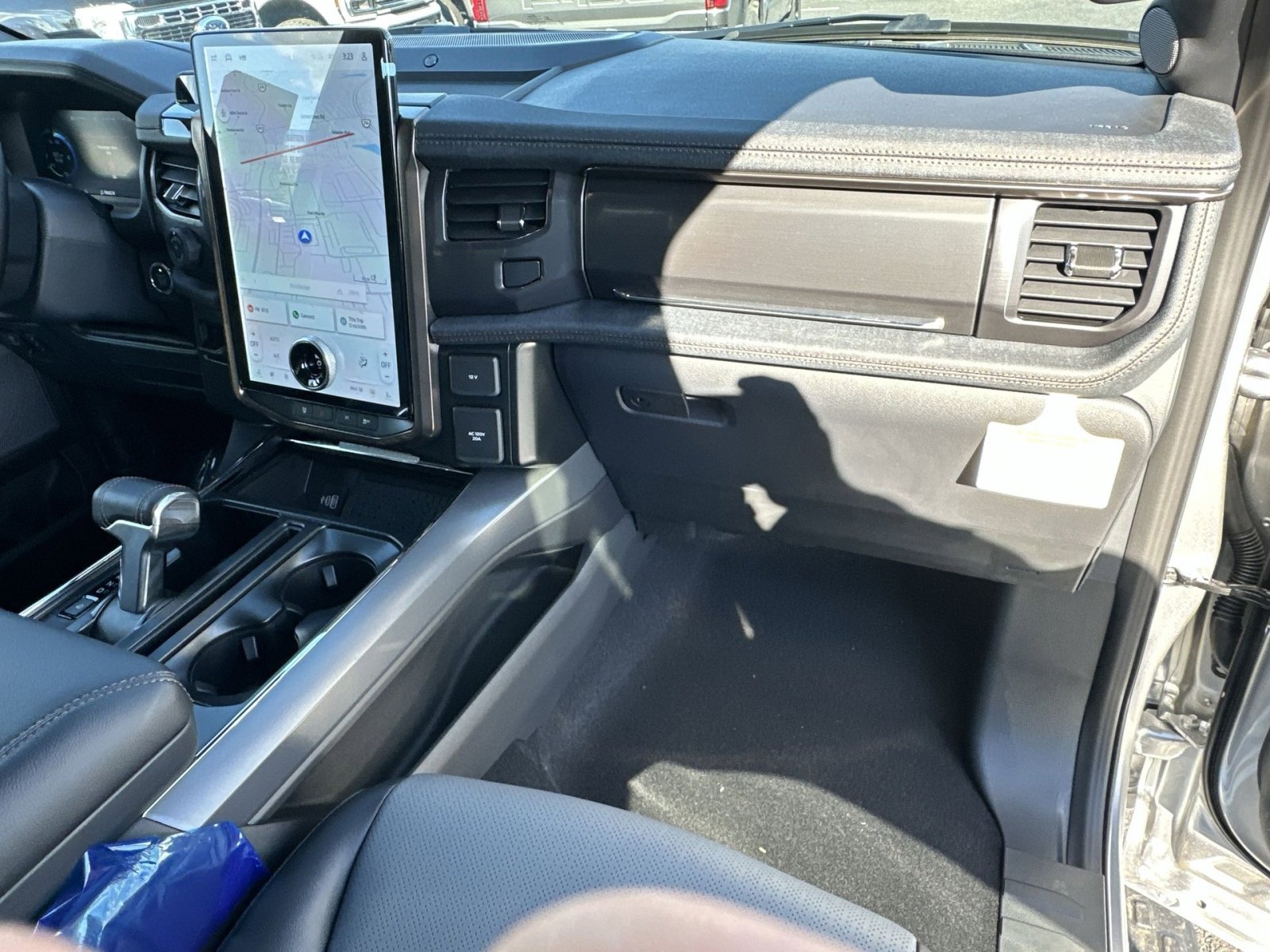 New 2025 Ford F150 Lightning Lariat image 41