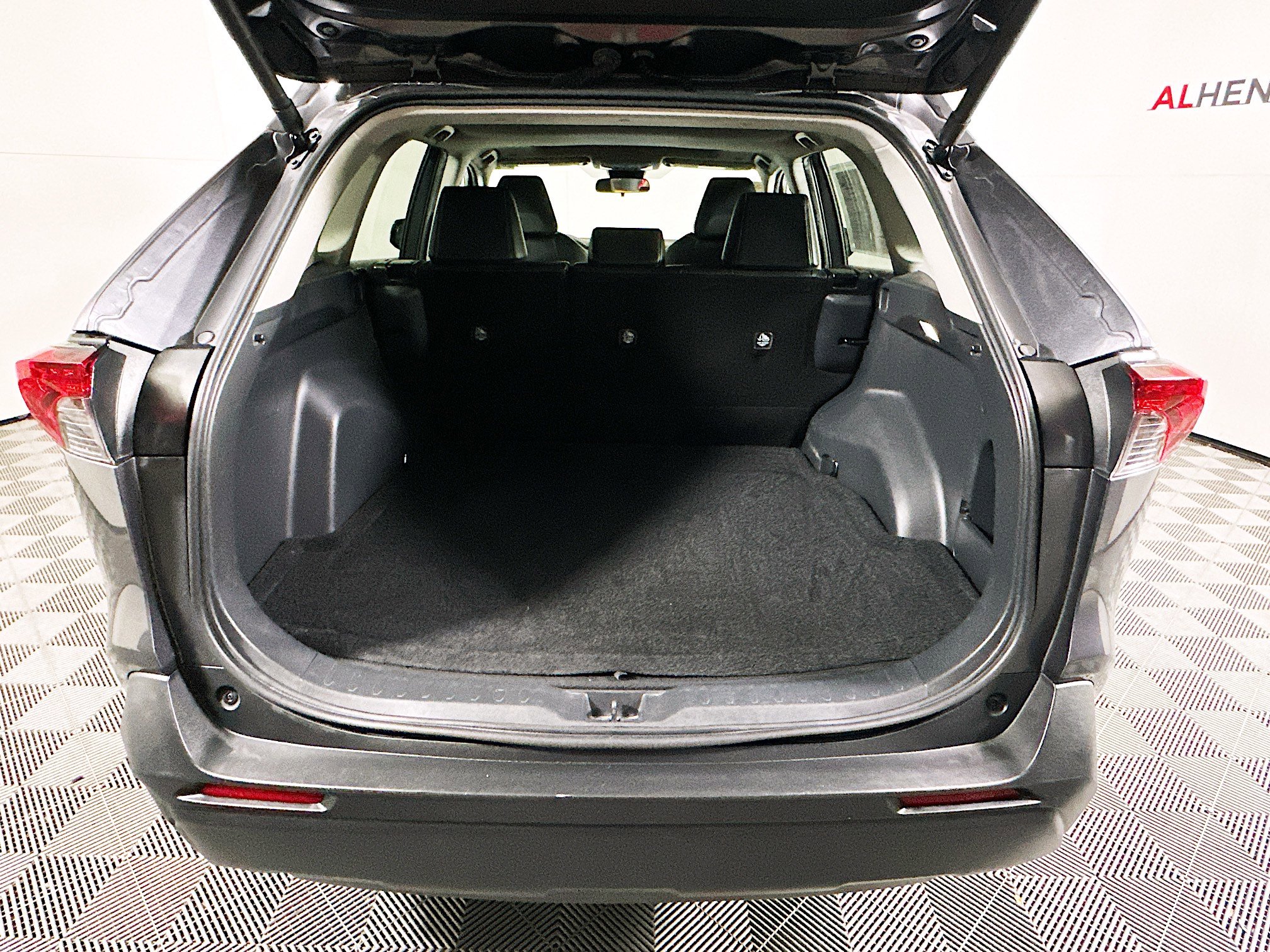 Used 2024 Toyota RAV4 XLE Premium image 31