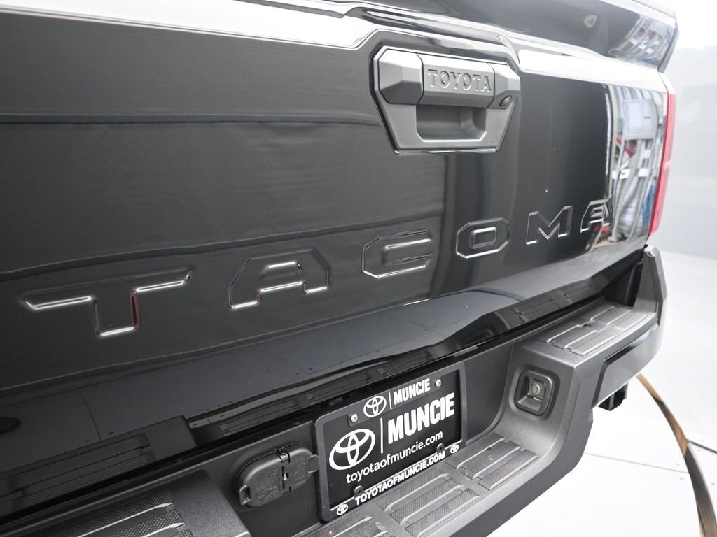 Used 2025 Toyota Tacoma SR5 image 12