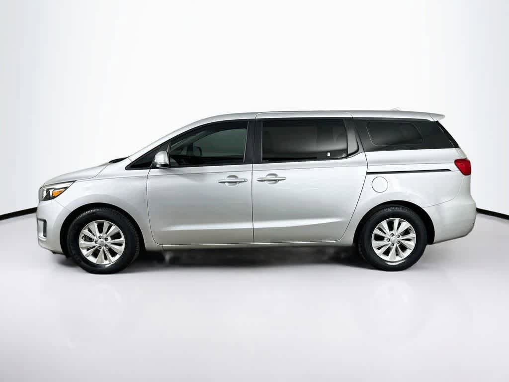 Used 2018 Kia Sedona L FWD image 3