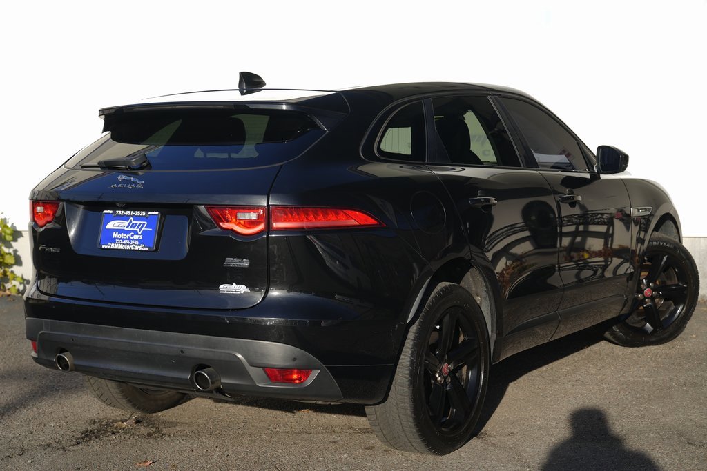 Used 2017 Jaguar F-PACE R-Sport image 3