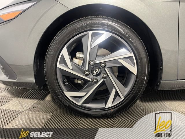 Used 2025 Hyundai Elantra Sport FWD image 27