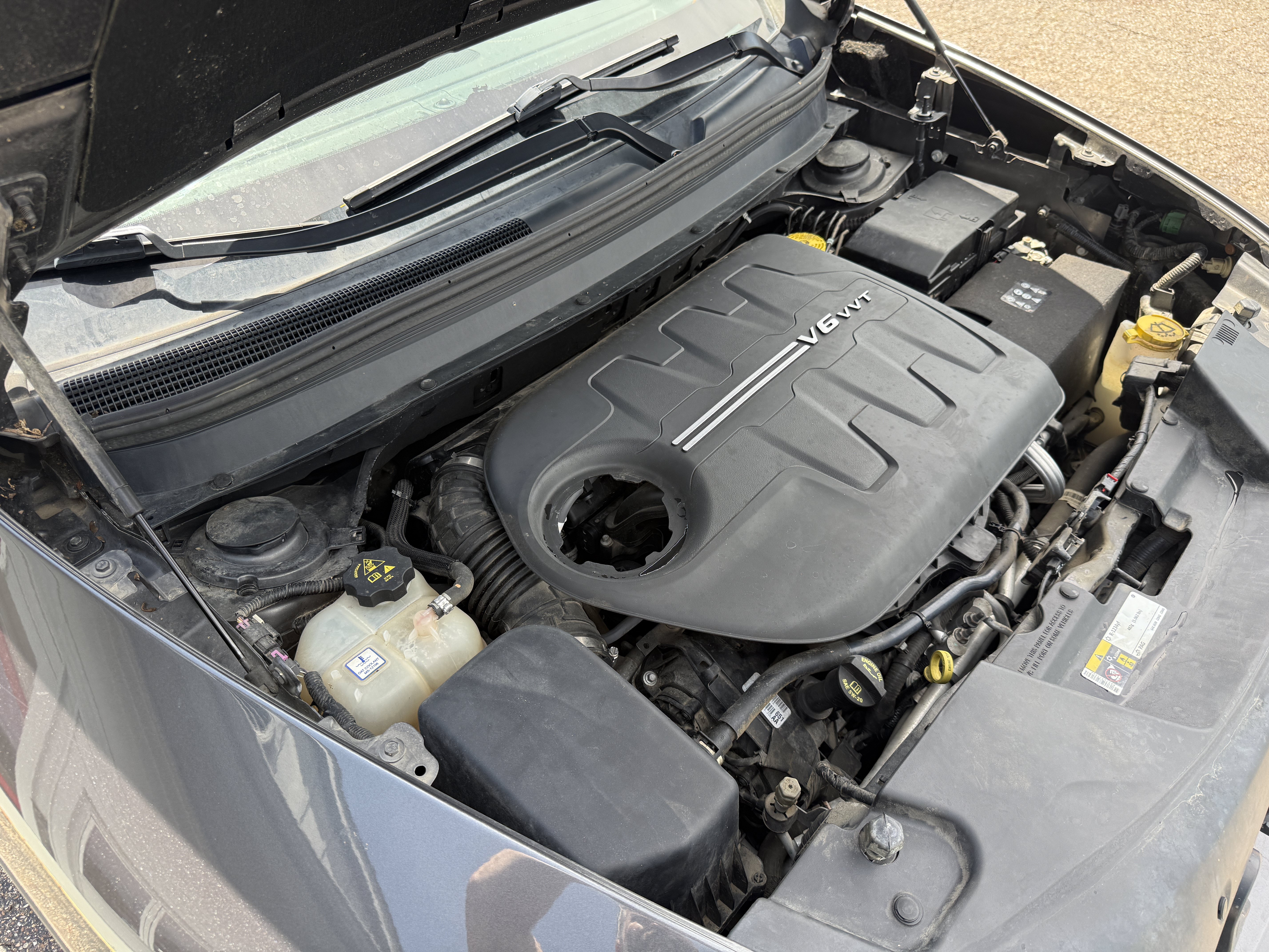Used 2015 Jeep Cherokee Latitude w/ Cold Weather Group AWD/4WD image 39