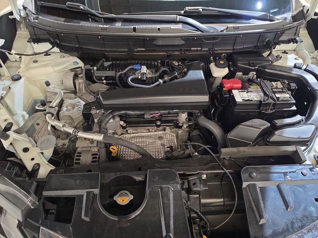 Used 2020 Nissan Rogue SV AWD/4WD image 17