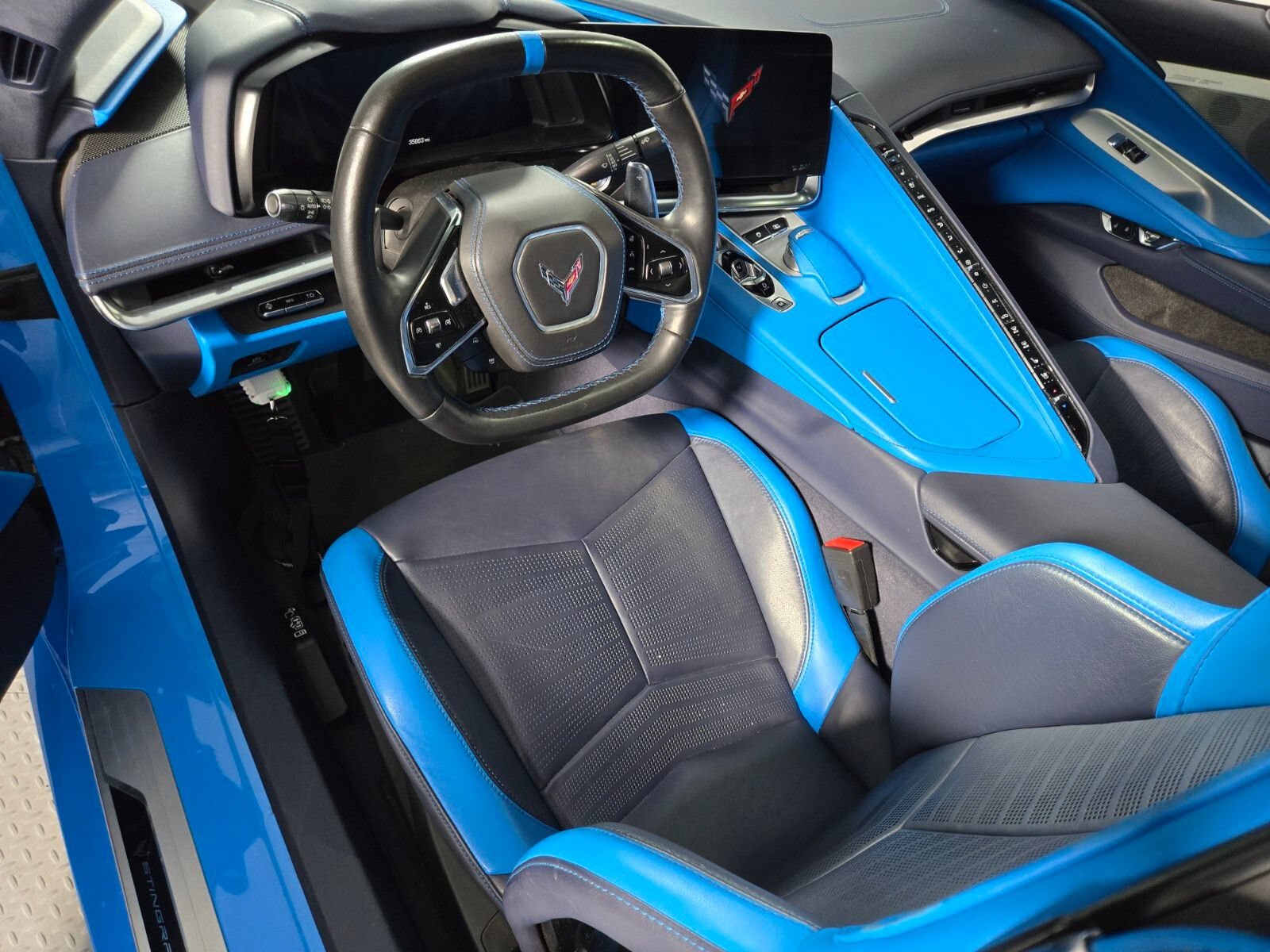 Used 2021 Chevrolet Corvette Stingray Premium Cpe w/ 3LT RWD image 4