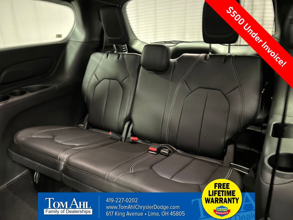 New 2026 Chrysler Pacifica Select image 23