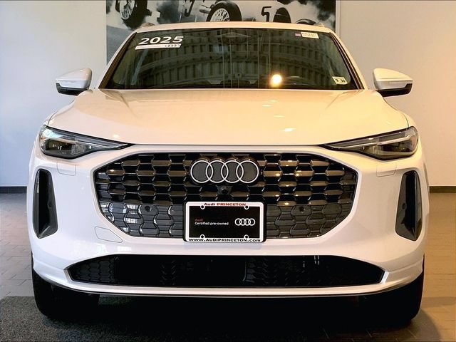Certified 2025 Audi Q5 Premium Plus w/ Premium Plus AWD/4WD image 8