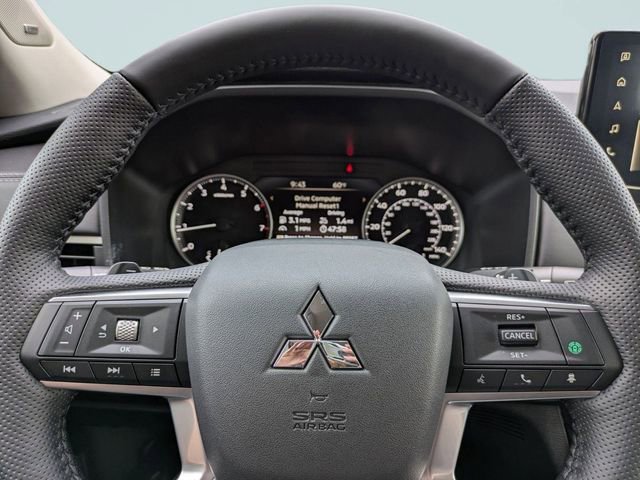 New 2026 Mitsubishi Outlander SE image 31