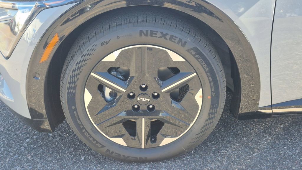 New 2025 Kia EV6 Light image 18