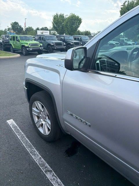 Used 2018 GMC Sierra 1500 SLE w/ SLE Value Package AWD/4WD image 9
