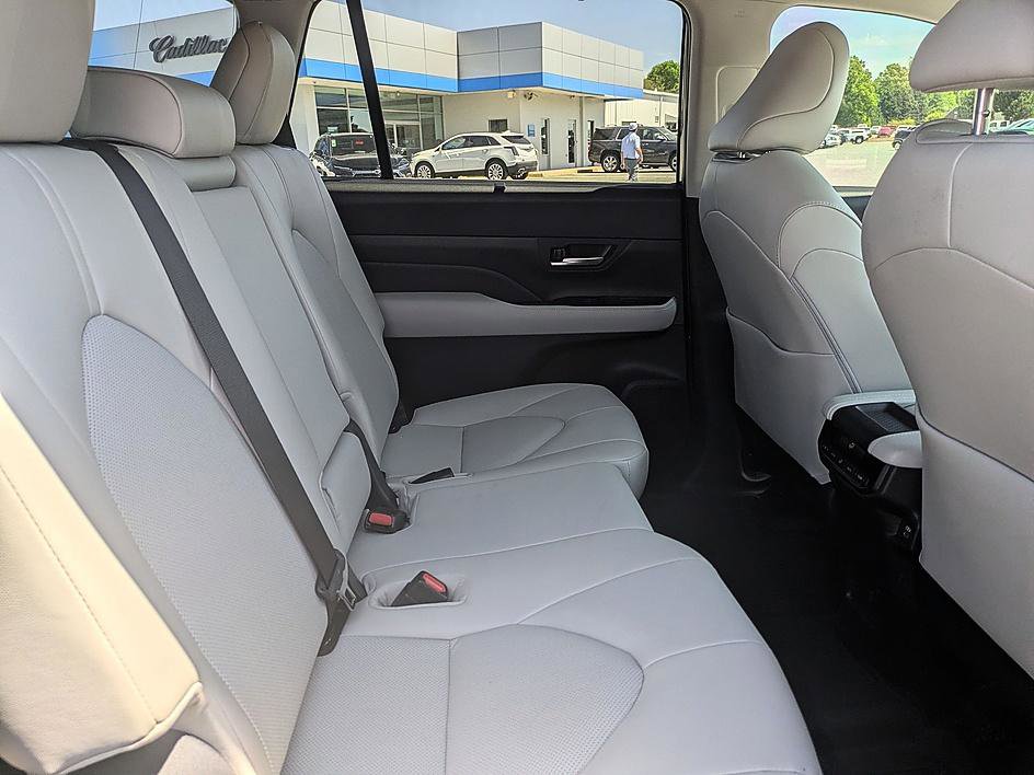 Used 2024 Toyota Grand Highlander FWD image 27