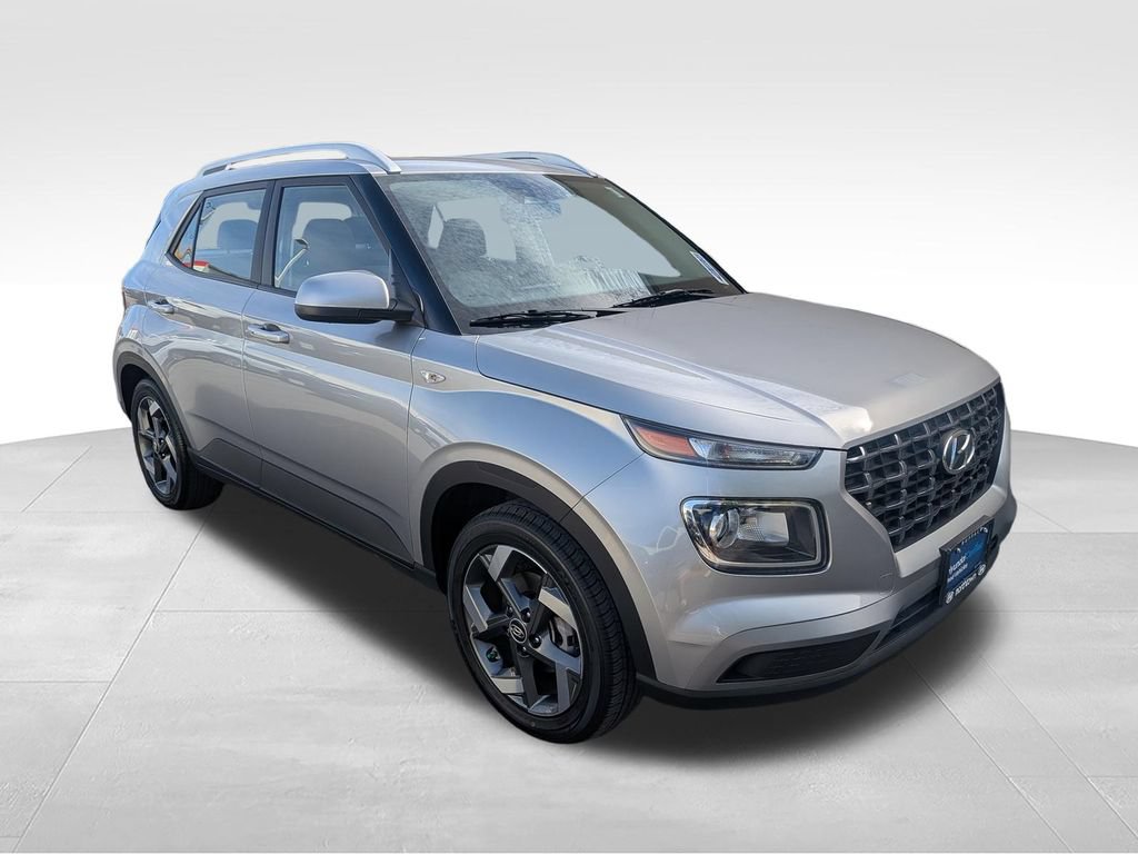 Certified 2024 Hyundai Venue SEL FWD image 11