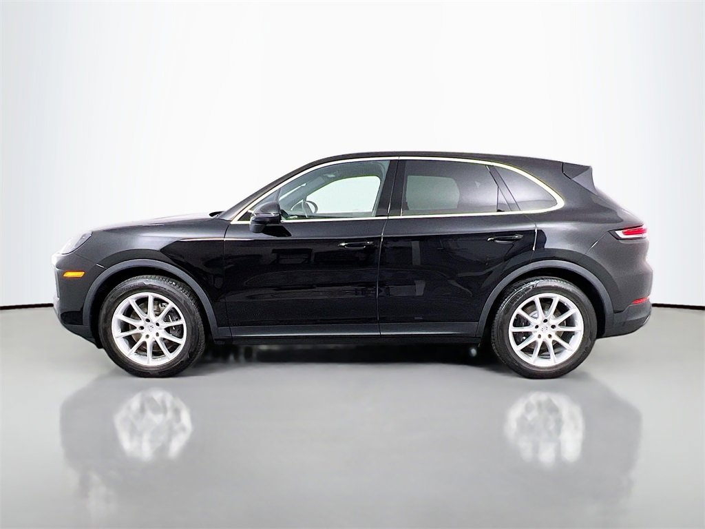 Used 2024 Porsche Cayenne image 4
