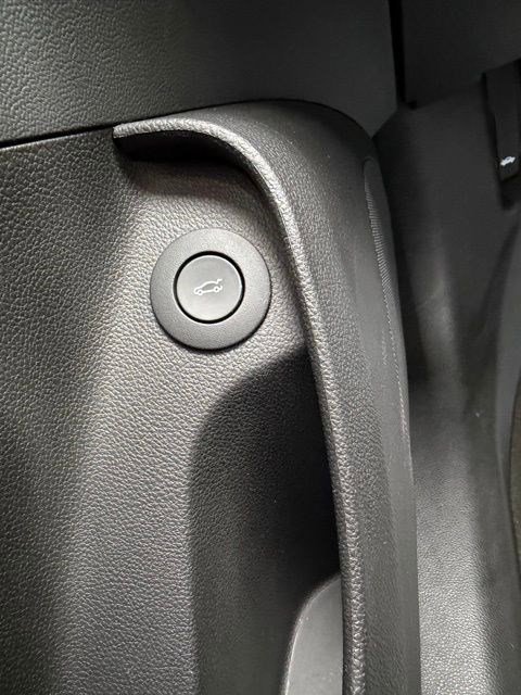 Used 2017 Buick Regal Sport Touring image 26