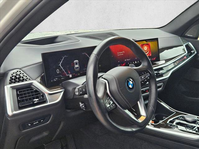 Used 2025 BMW X5 xDrive50e image 10