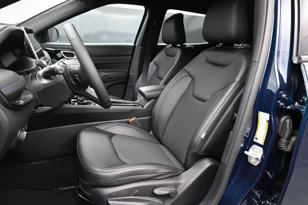 New 2026 Jeep Compass Latitude AWD/4WD image 2
