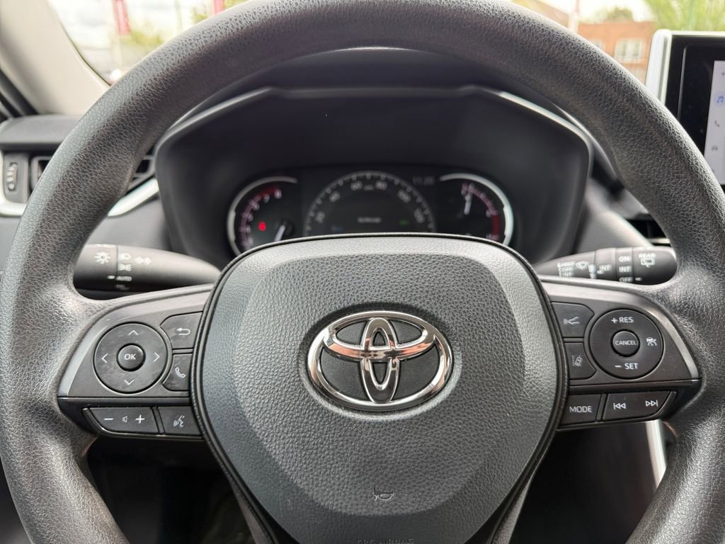 Certified 2024 Toyota RAV4 XLE FWD image 32