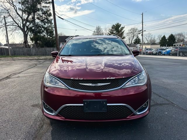 Used 2017 Chrysler Pacifica Touring-L image 2