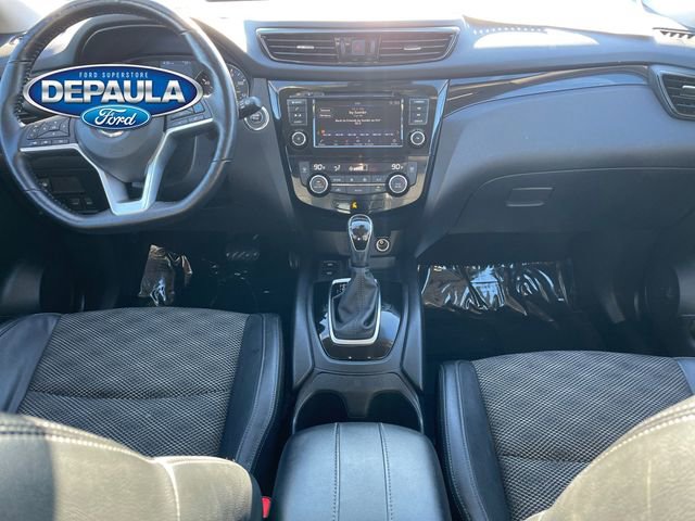 Used 2022 Nissan Rogue Sport SV w/ Technology Package image 13