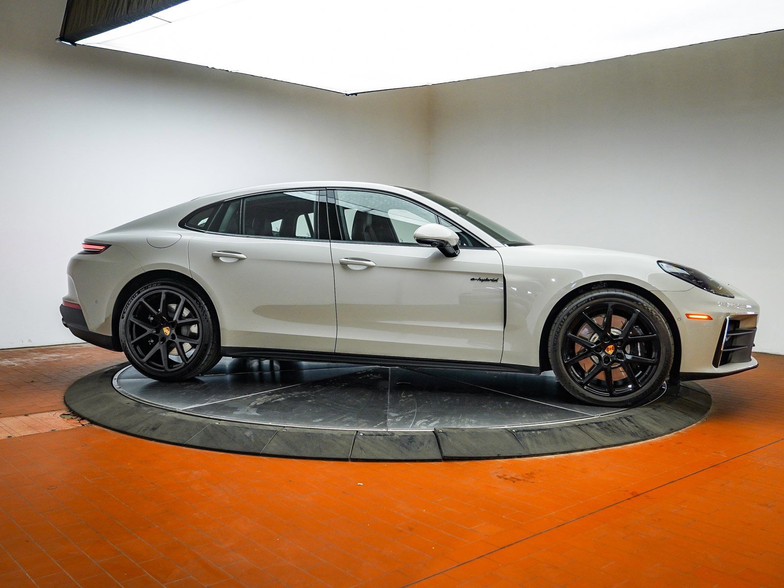 Used 2025 Porsche Panamera 4S image 15