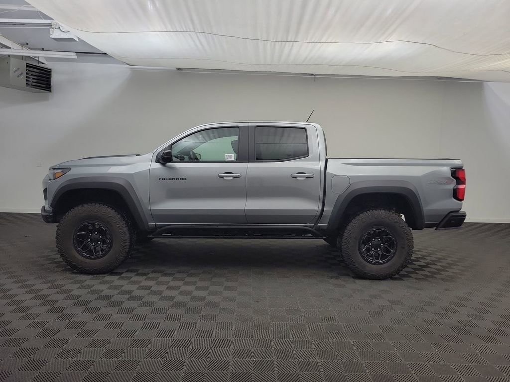 Used 2024 Chevrolet Colorado ZR2 w/ ZR2 Bison Edition AWD/4WD image 2
