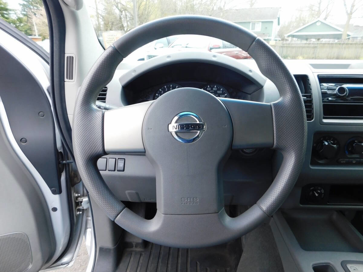 Used 2006 Nissan Frontier SE AWD/4WD image 8