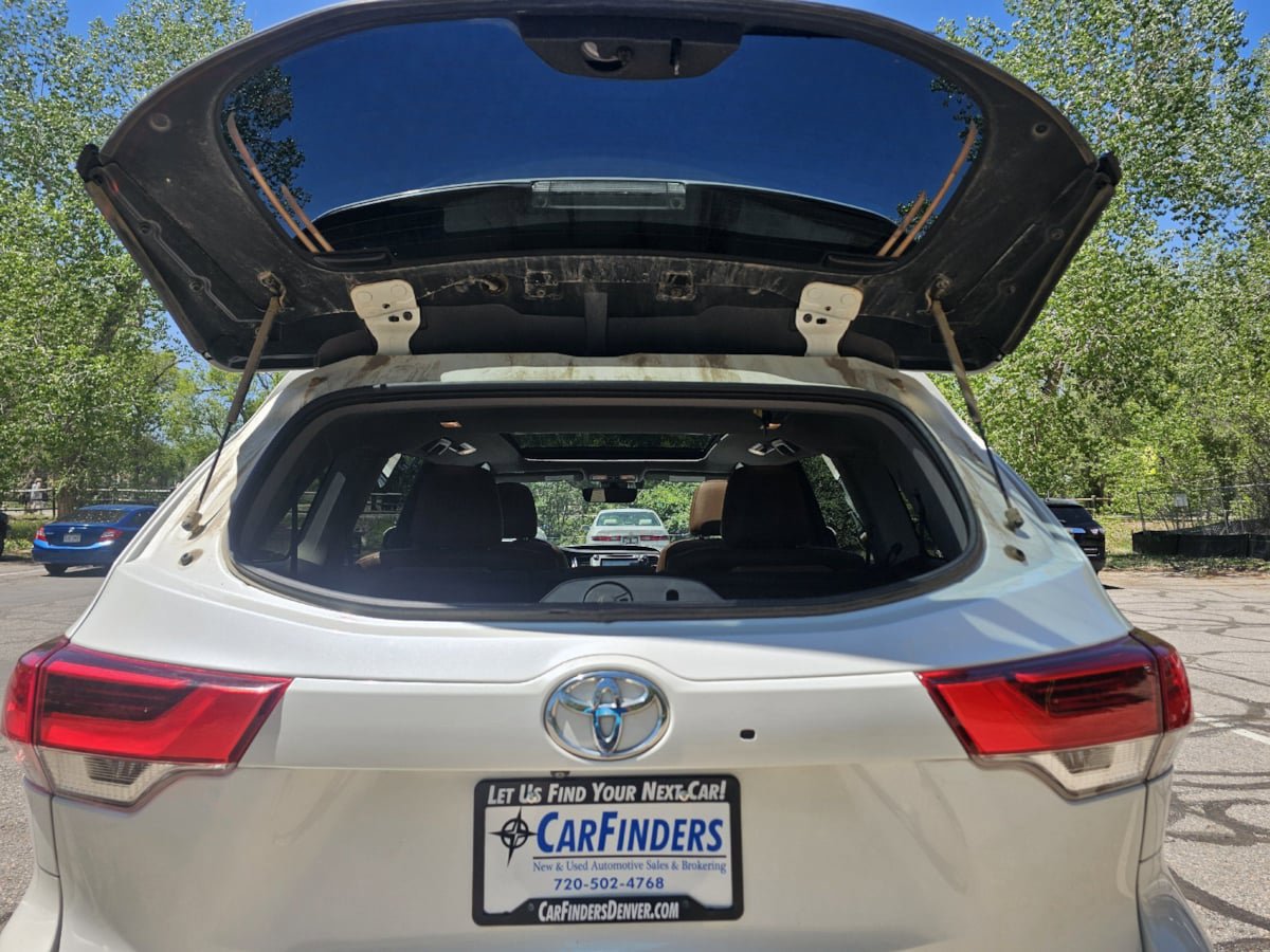 Used 2019 Toyota Highlander Limited Platinum AWD/4WD image 35