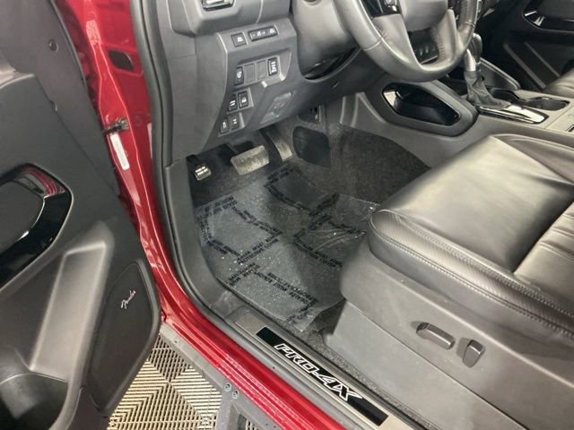 Used 2022 Nissan Frontier PRO-4X w/ Pro-4X Premium Package image 15
