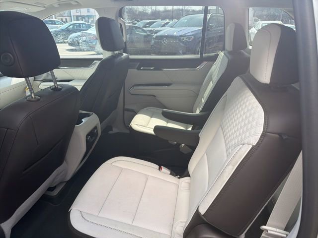 Used 2024 GMC Acadia Denali w/ Super Cruise Package image 11