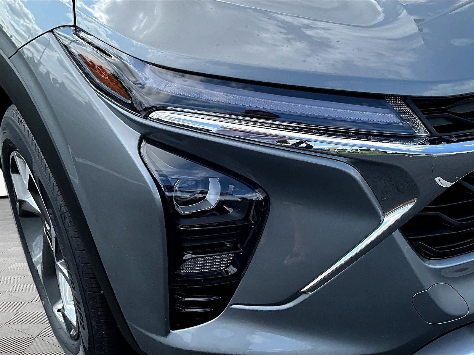 New 2026 Chevrolet Trax LT w/ Sunroof Package FWD image 8