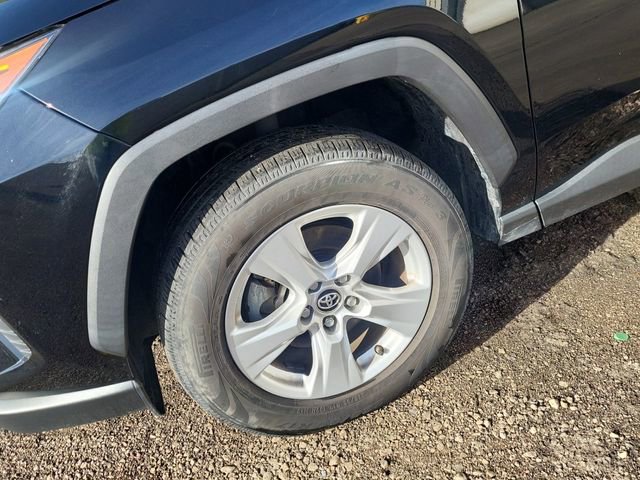 Used 2019 Toyota RAV4 XLE AWD/4WD image 3