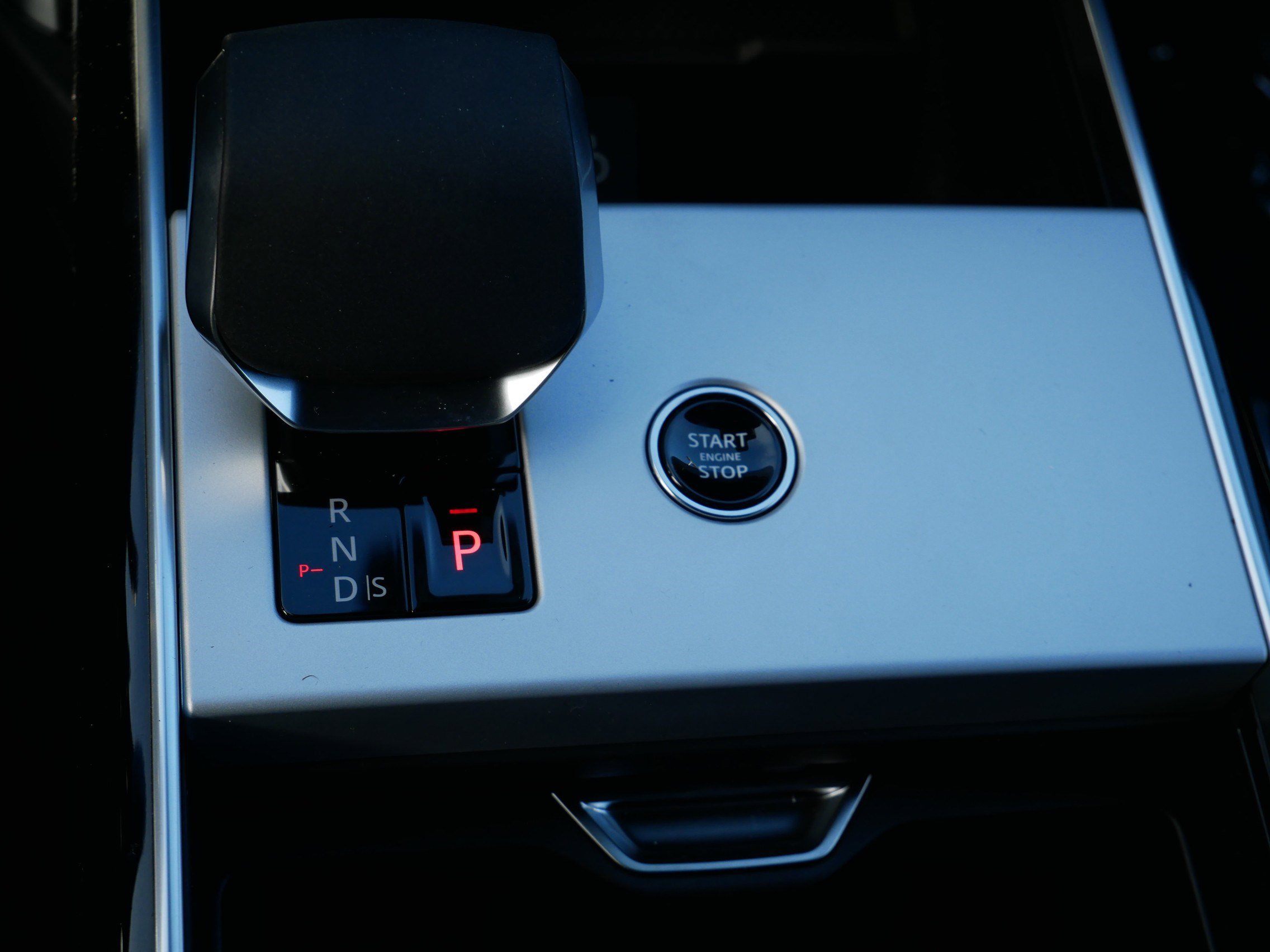 New 2025 Land Rover Range Rover SE image 9